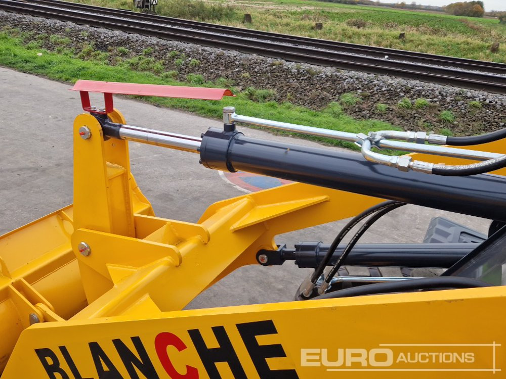 Chargeuse sur pneus 2025 Blanche TW36