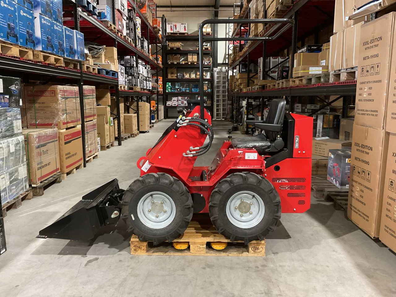 Chargeuse sur pneus 2025 RHINO-CROSS SSL480 SHOVEL