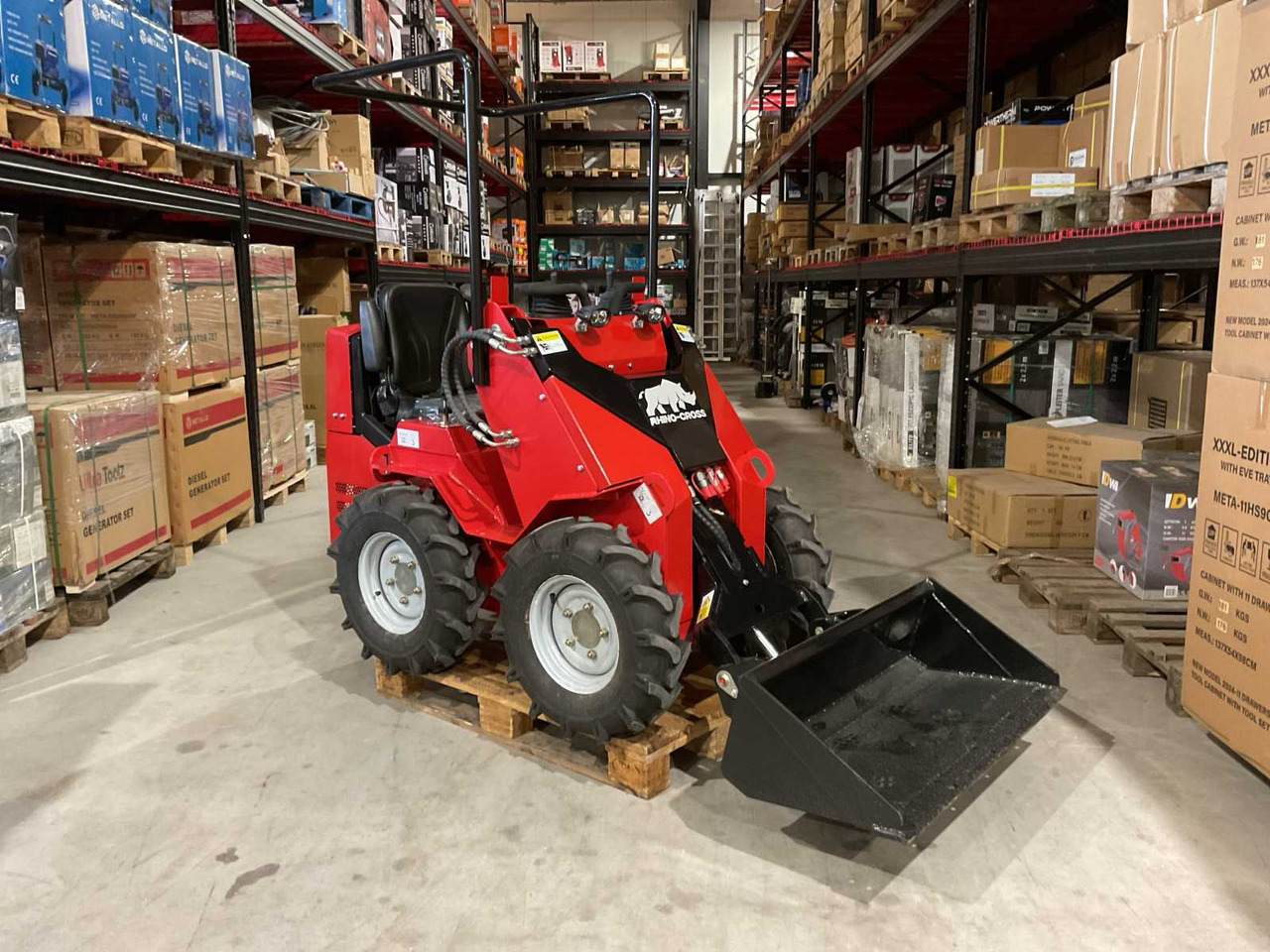 Chargeuse sur pneus 2025 RHINO-CROSS SSL480 SHOVEL