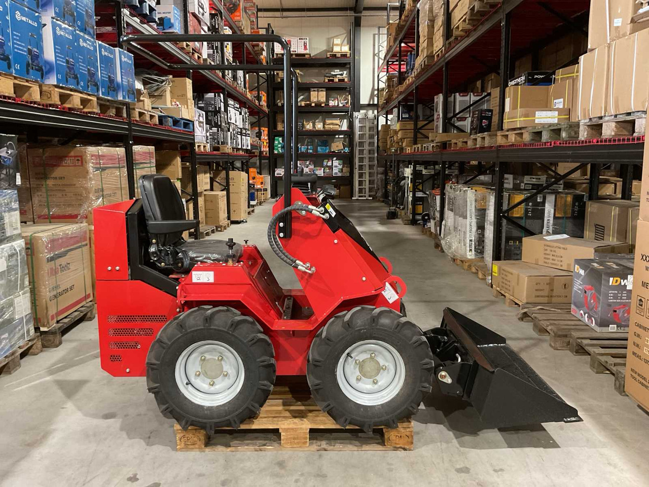 Chargeuse sur pneus 2025 RHINO-CROSS SSL480 SHOVEL