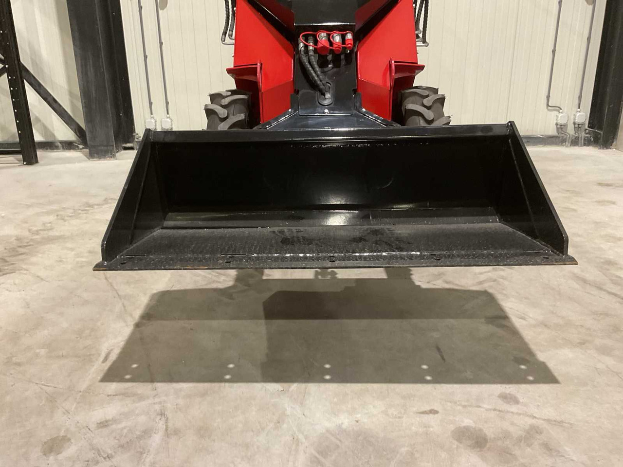 Chargeuse sur pneus 2025 RHINO-CROSS SSL480 SHOVEL