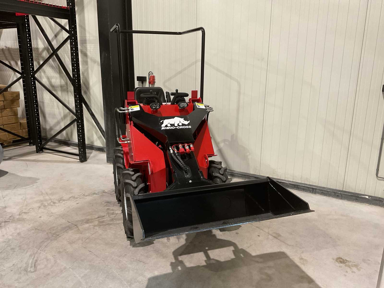 Chargeuse sur pneus 2025 RHINO-CROSS SSL480 SHOVEL