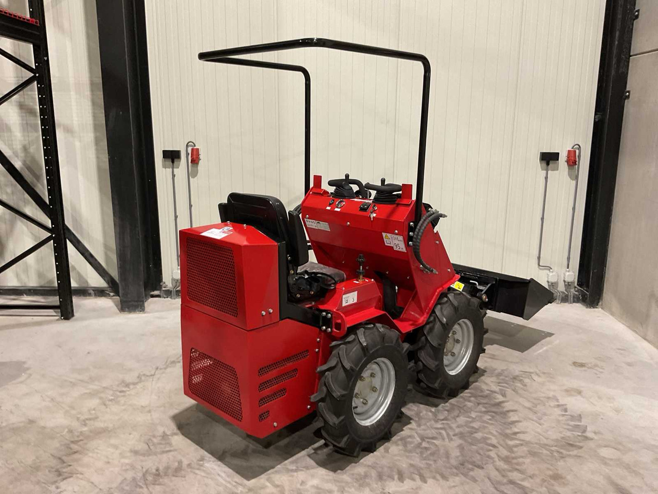 Chargeuse sur pneus 2025 RHINO-CROSS SSL480 SHOVEL