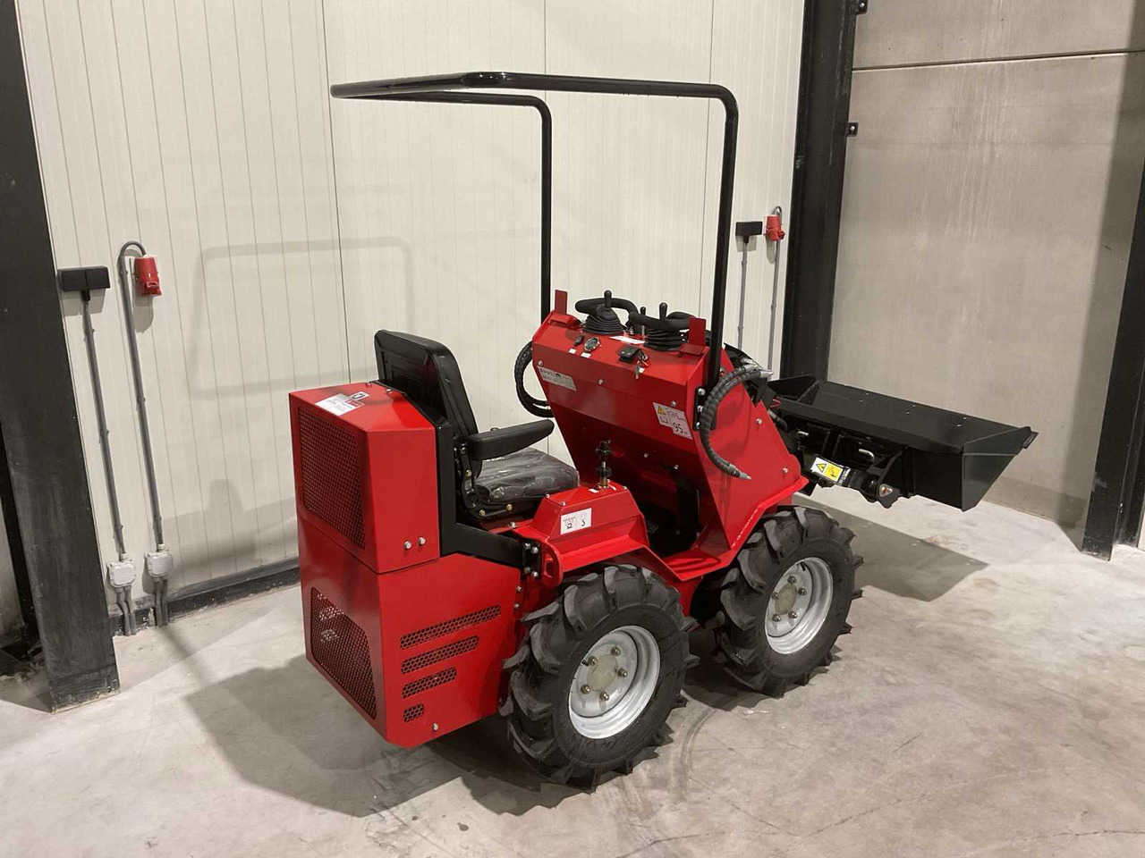 Chargeuse sur pneus 2025 RHINO-CROSS SSL480 SHOVEL