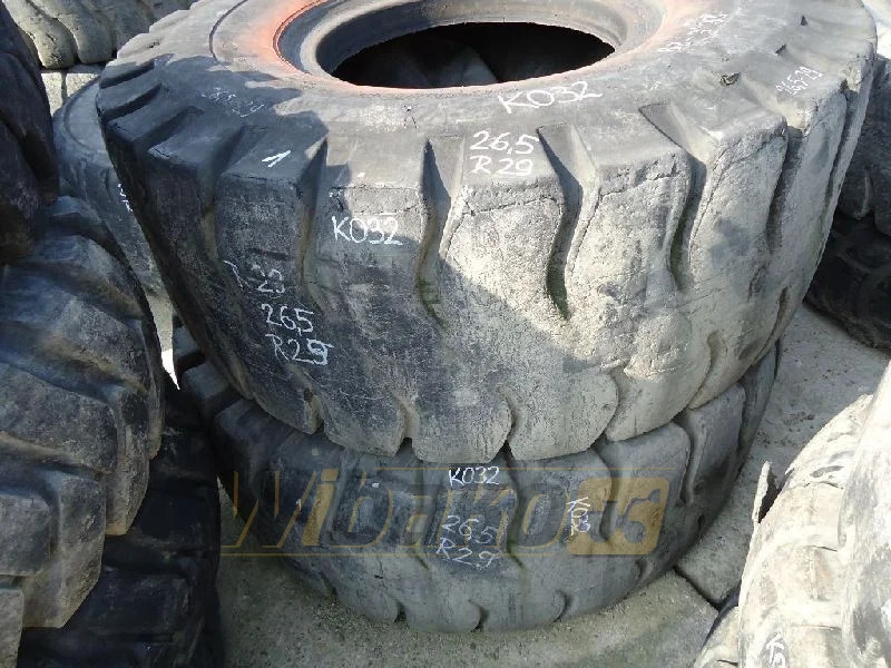 Chargeuse sur pneus 26.5/29 OPONA