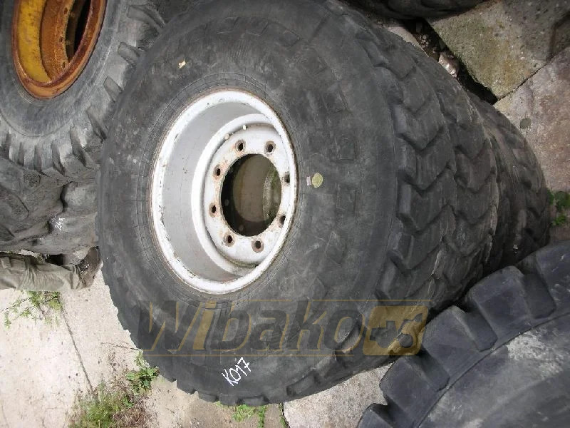 Chargeuse sur pneus 8/22/14 320/457