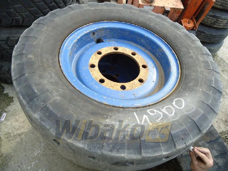 Chargeuse sur pneus 9/20 8/22/9