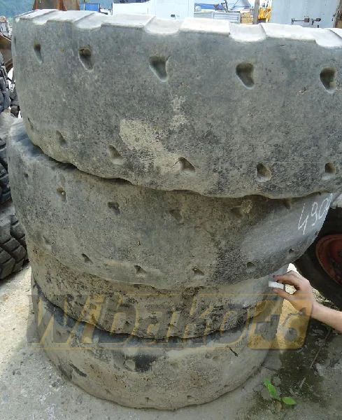 Chargeuse sur pneus 9/20 8/22/9