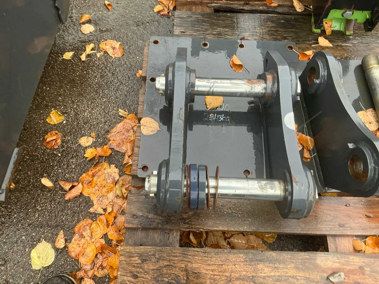 Chargeuse sur pneus ADAPTER PLATE WITH BOLT HOLDER