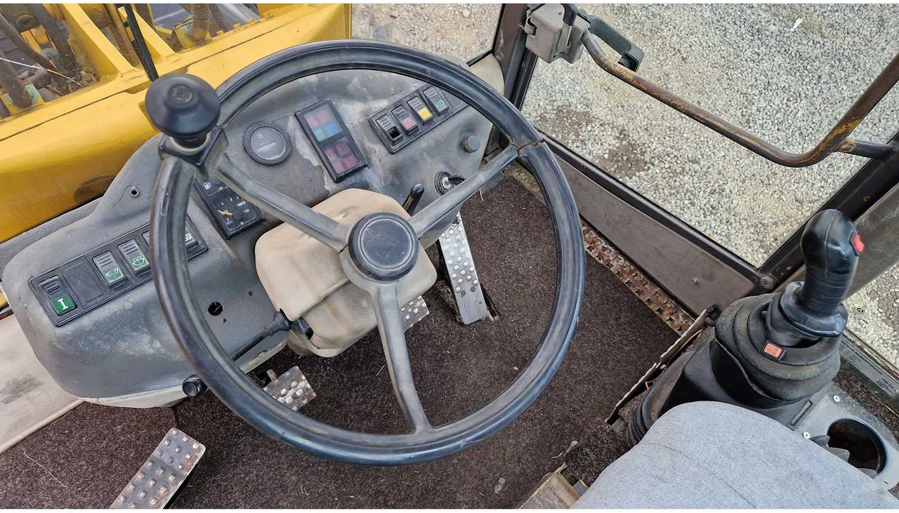 Chargeuse sur pneus AHLMANN - AS85 - SHOVEL - 2001