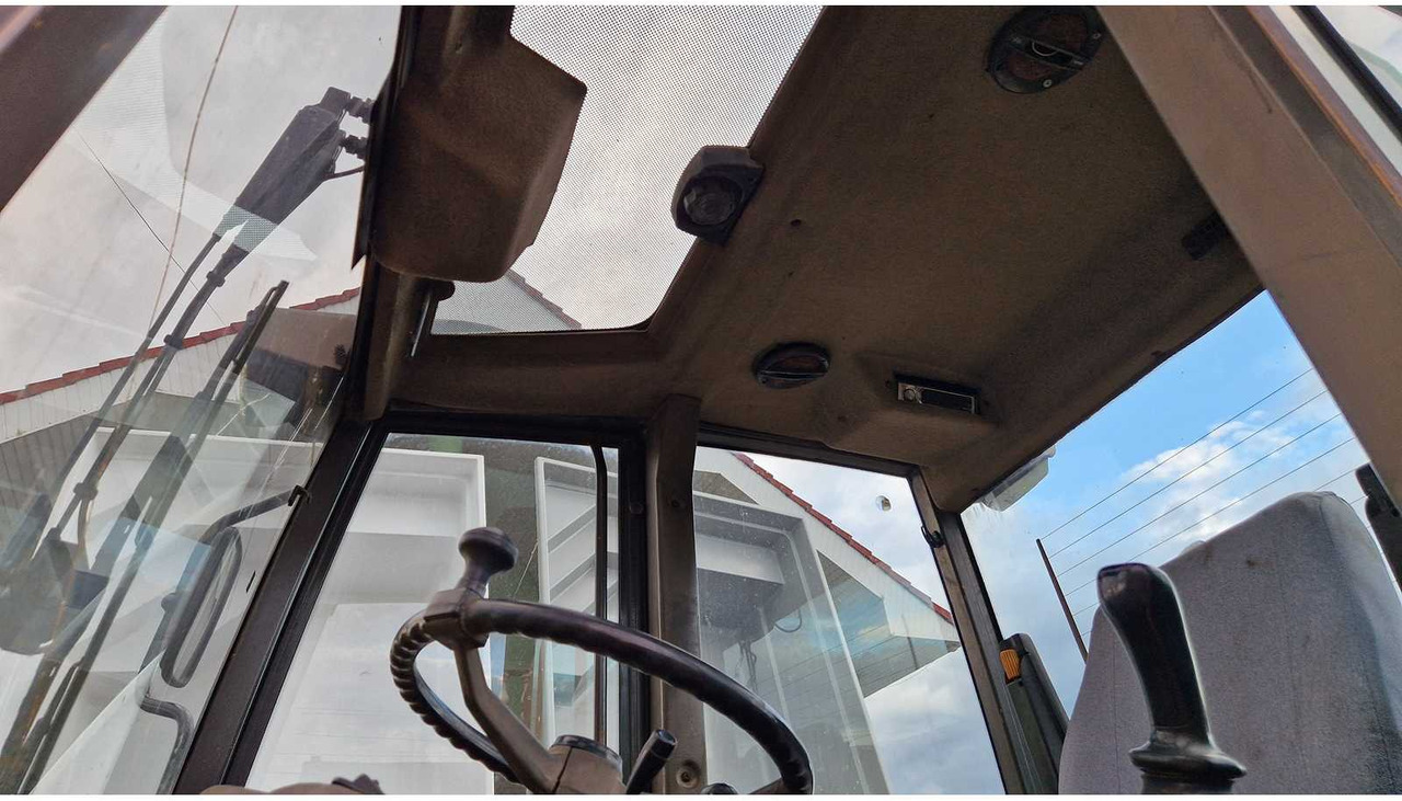 Chargeuse sur pneus AHLMANN - AS85 - SHOVEL - 2001