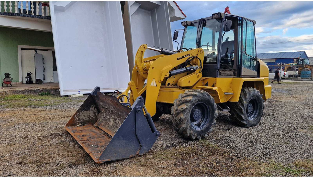 Chargeuse sur pneus AHLMANN - AS85 - SHOVEL - 2001