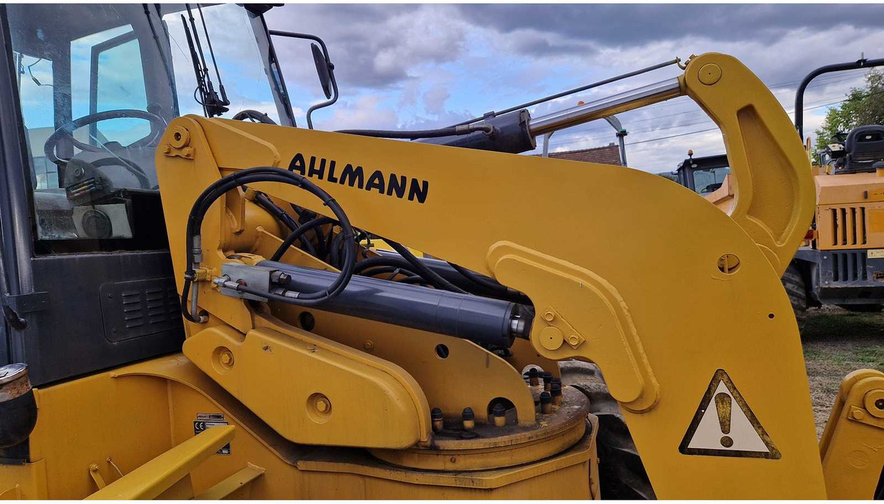 Chargeuse sur pneus AHLMANN - AS85 - SHOVEL - 2001