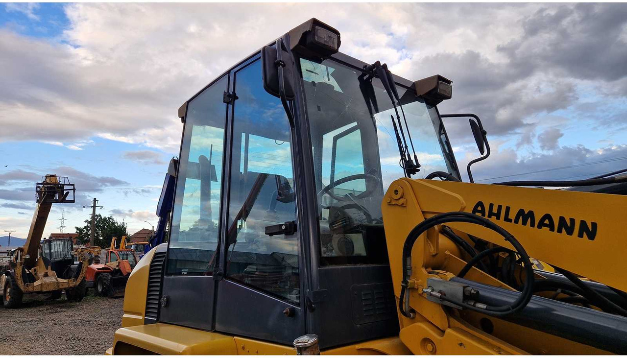 Chargeuse sur pneus AHLMANN - AS85 - SHOVEL - 2001