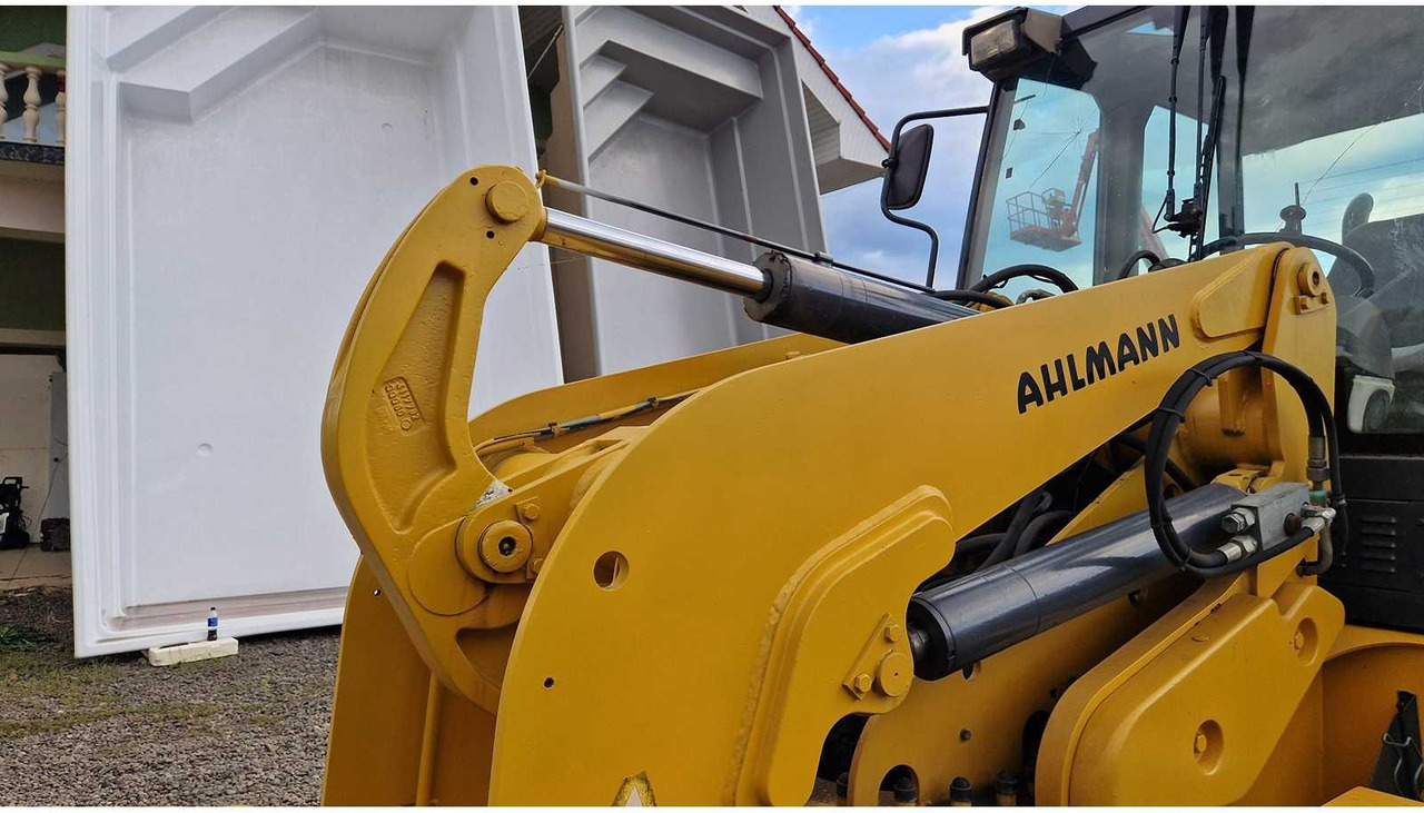 Chargeuse sur pneus AHLMANN - AS85 - SHOVEL - 2001