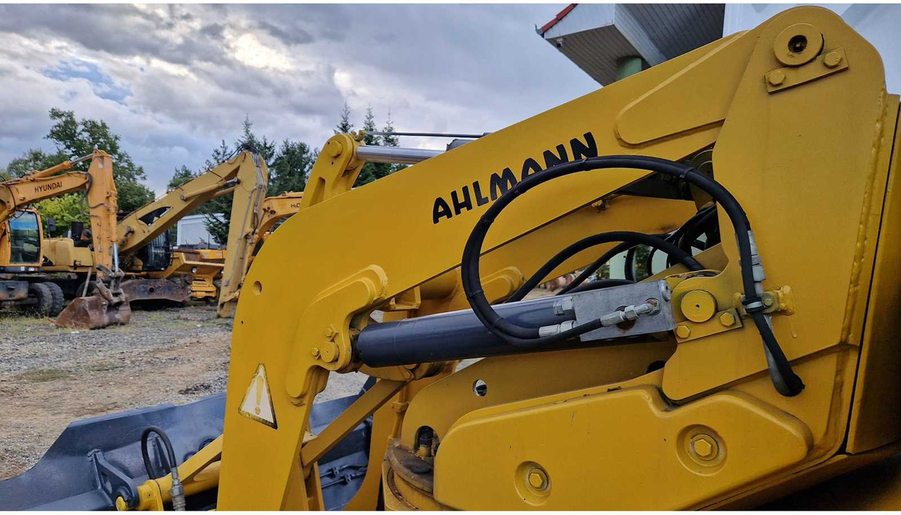 Chargeuse sur pneus AHLMANN - AS85 - SHOVEL - 2001