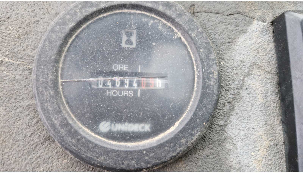 Chargeuse sur pneus AHLMANN - AS85 - SHOVEL - 2001