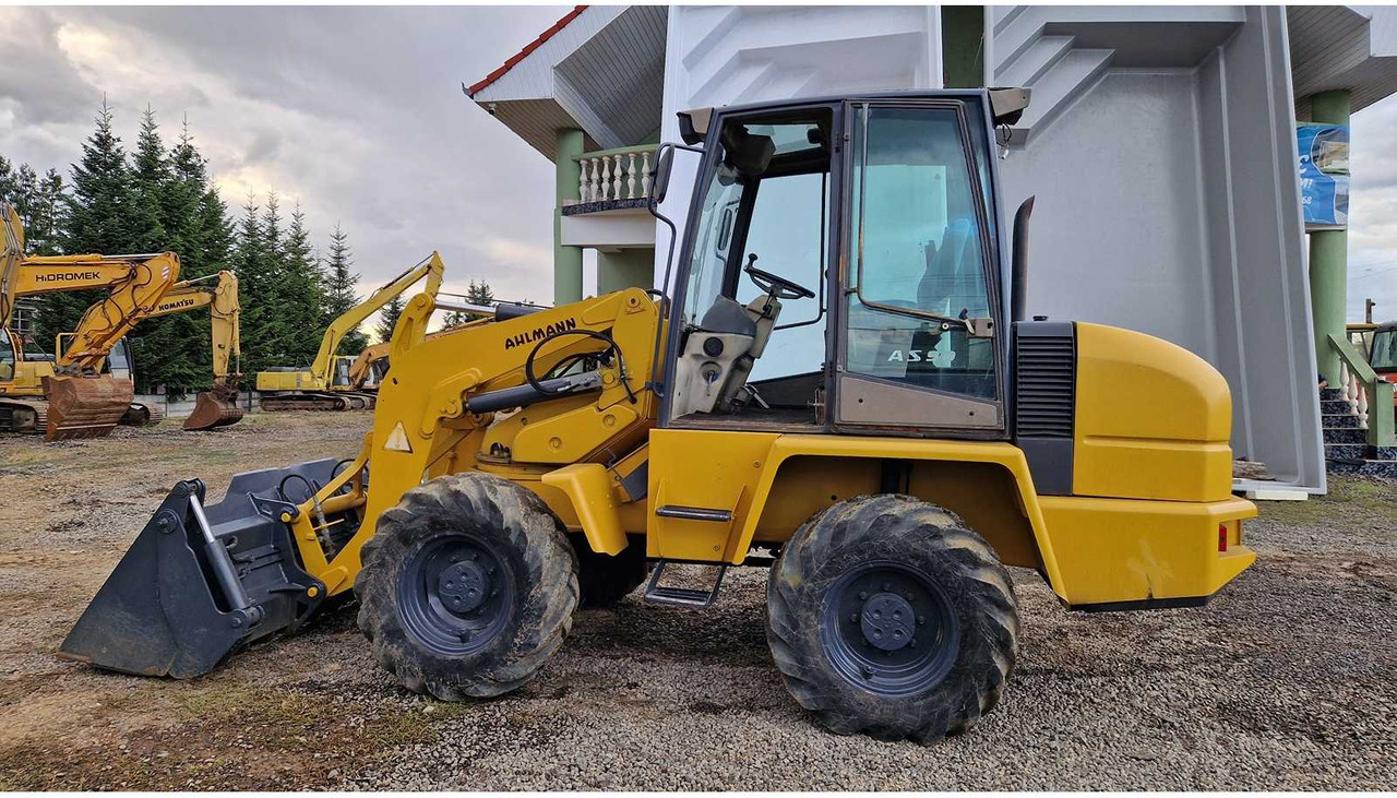 Chargeuse sur pneus AHLMANN - AS85 - SHOVEL - 2001