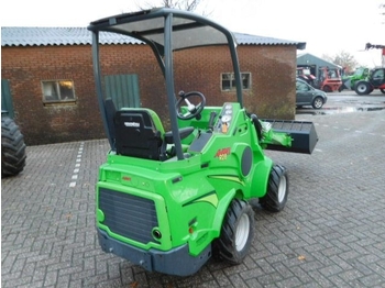 AVANT R28 - Chargeuse sur pneus