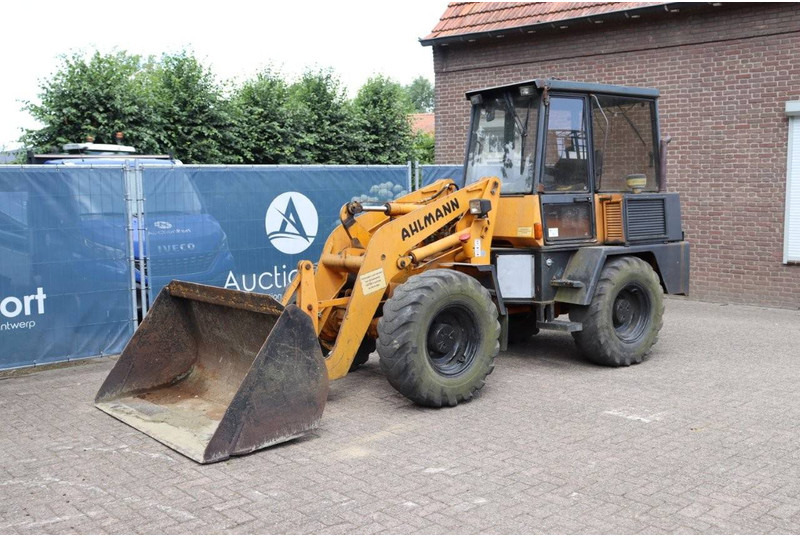Chargeuse sur pneus Ahlmann AL8C