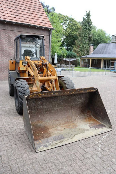 Chargeuse sur pneus Ahlmann AL8C