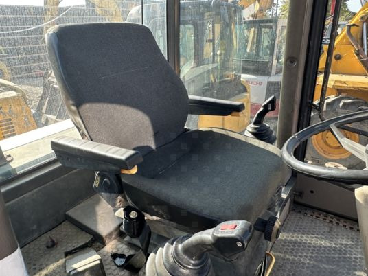 Chargeuse sur pneus Ahlmann AS90 Rotative  16500 € HT