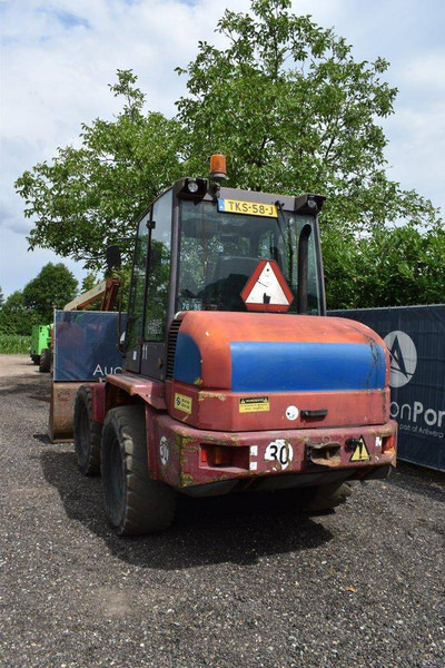 Chargeuse sur pneus Ahlmann AZ85