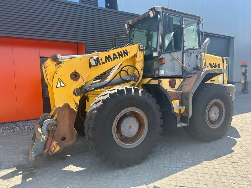 Chargeuse sur pneus Ahlmann AZ 210