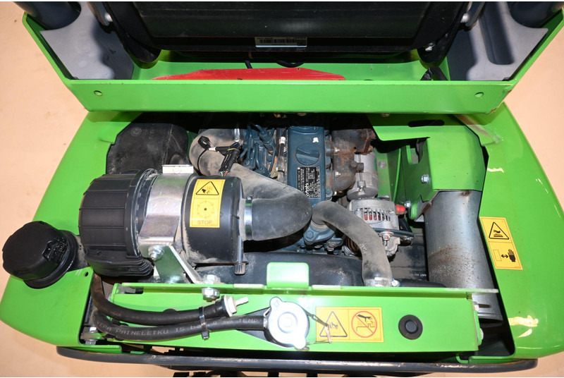 Chargeuse sur pneus Avant 423