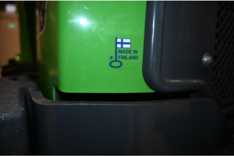 Chargeuse sur pneus Avant 423