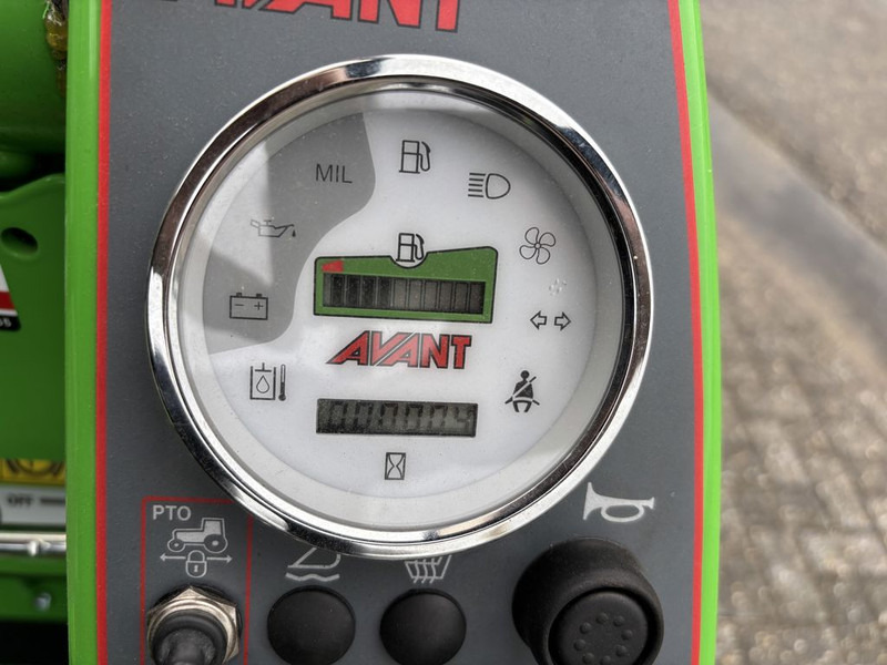 Chargeuse sur pneus Avant 423 TDL