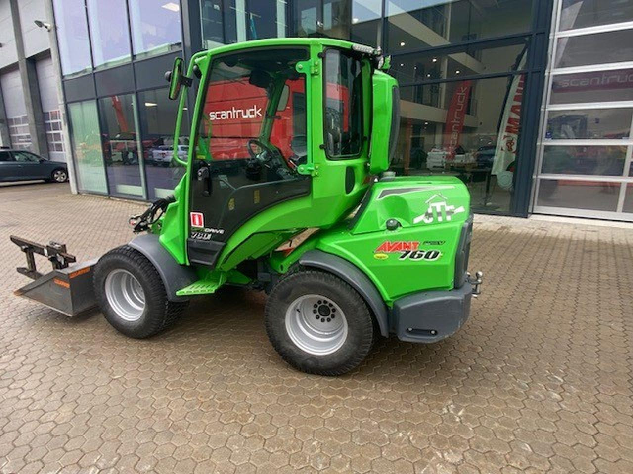 Chargeuse sur pneus Avant 760i