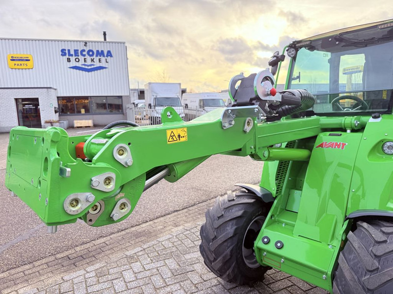 Chargeuse sur pneus Avant 760i GTX met Cabine