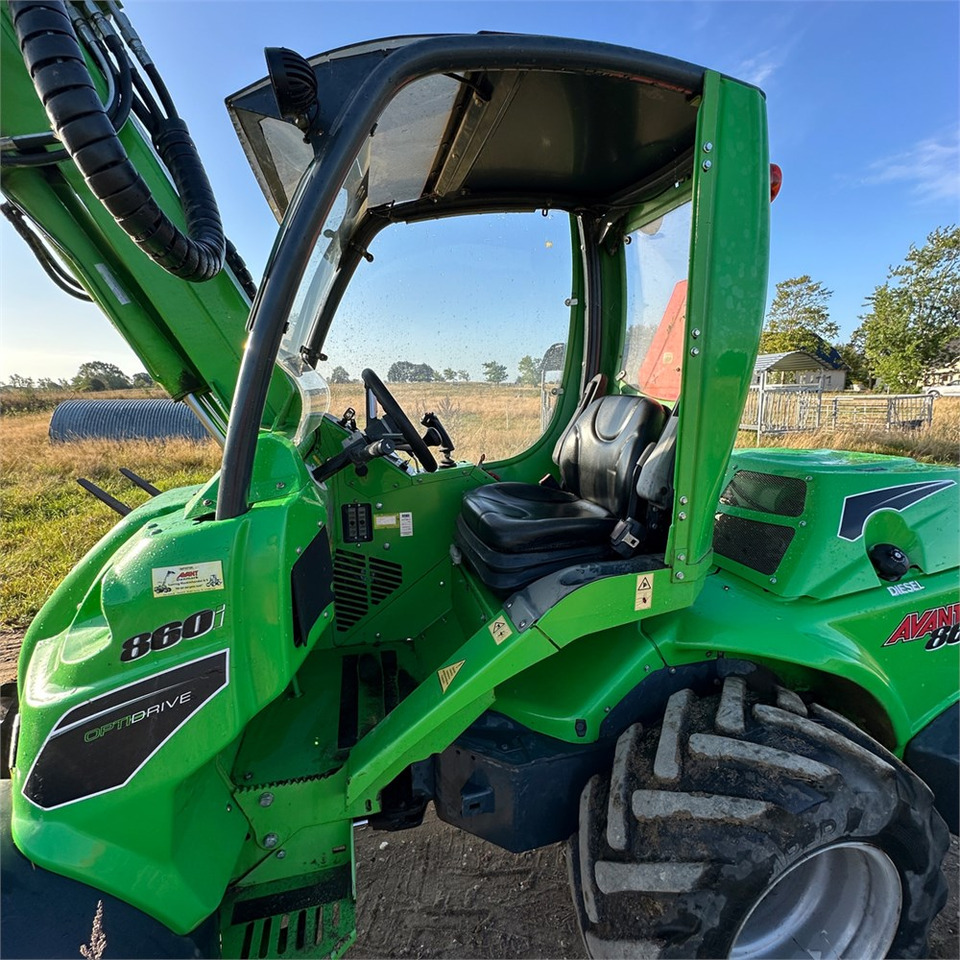 Chargeuse sur pneus Avant 860 i