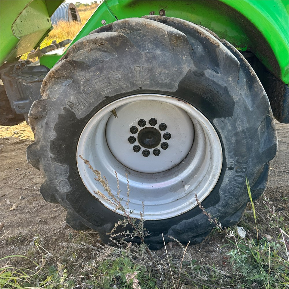 Chargeuse sur pneus Avant 860 i