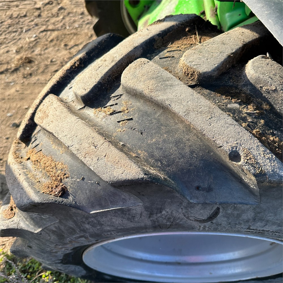 Chargeuse sur pneus Avant 860 i