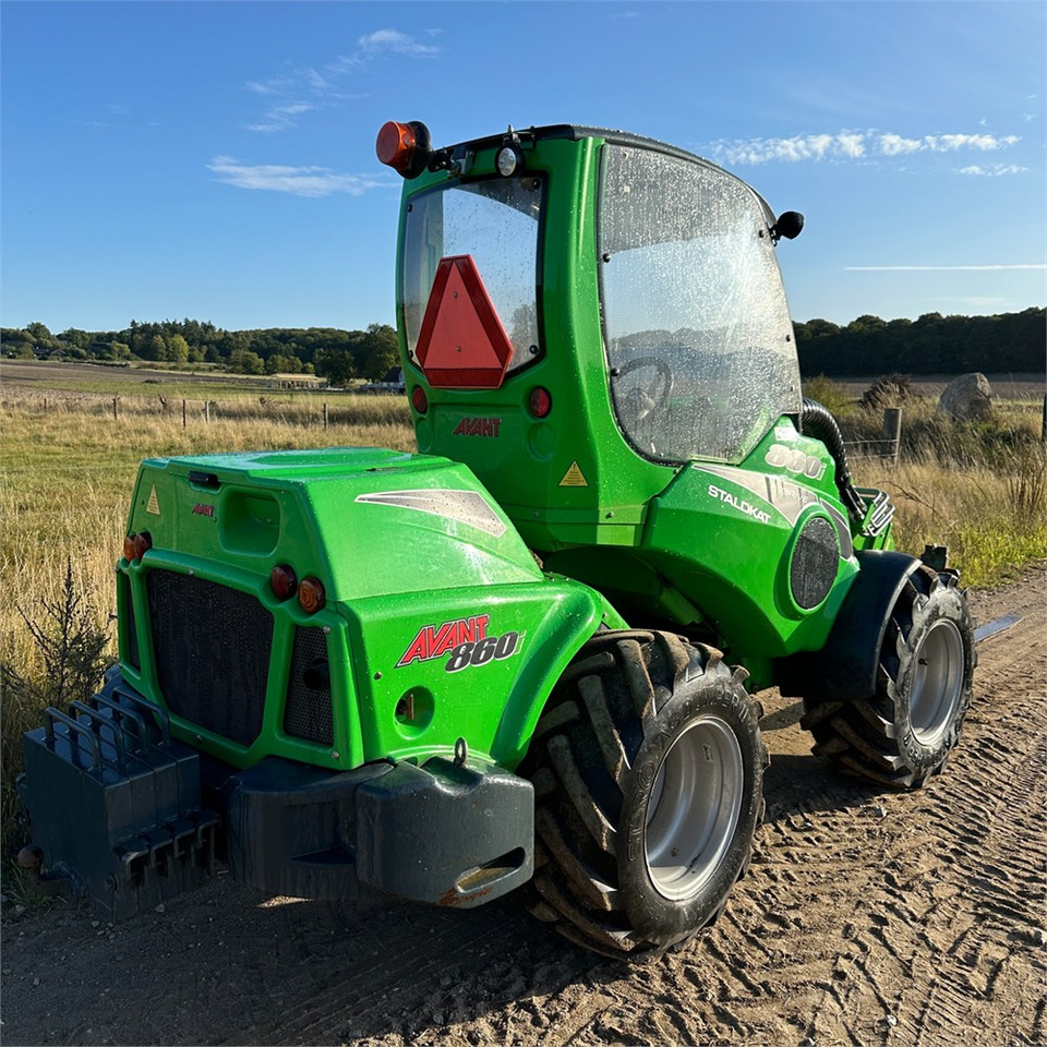 Chargeuse sur pneus Avant 860 i