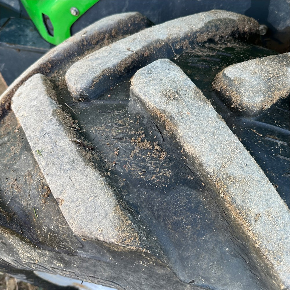 Chargeuse sur pneus Avant 860 i