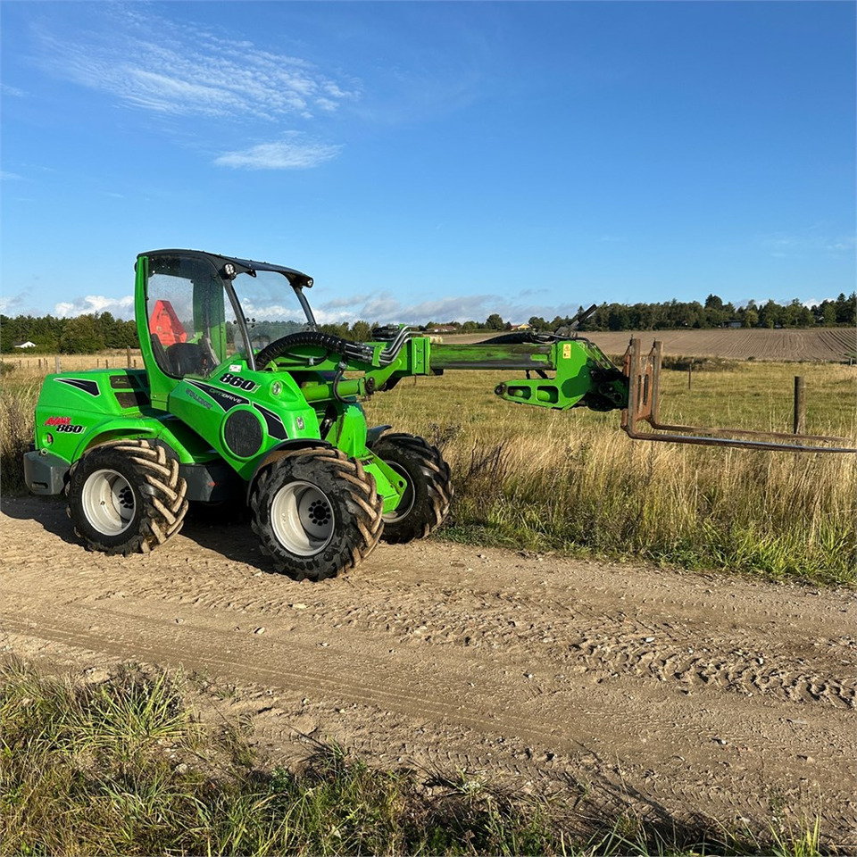 Chargeuse sur pneus Avant 860 i
