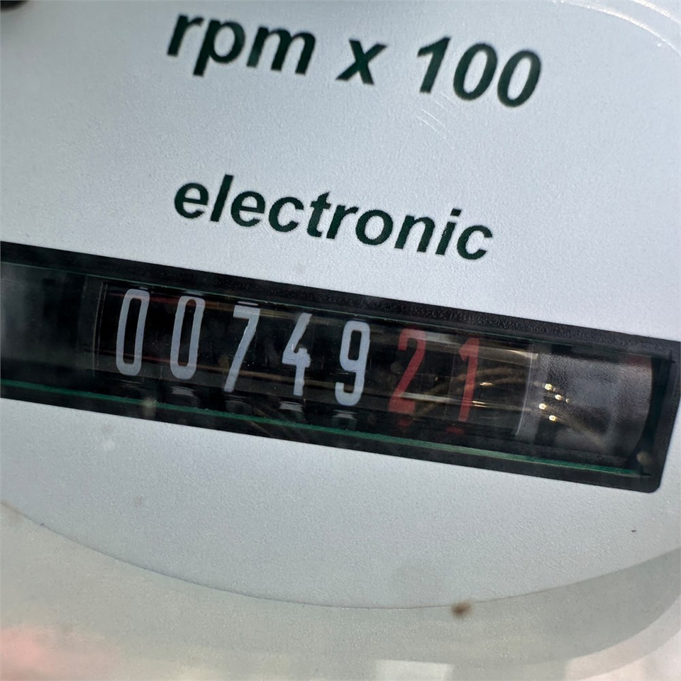 Chargeuse sur pneus Avant 860 i