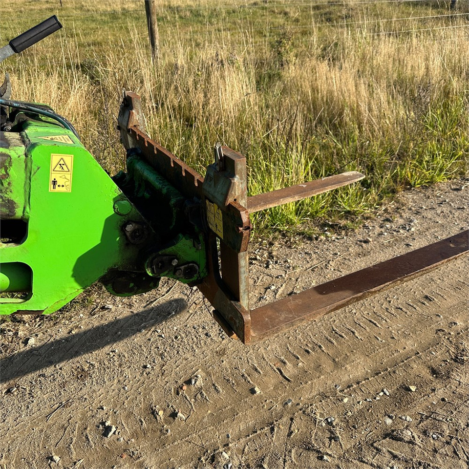 Chargeuse sur pneus Avant 860 i