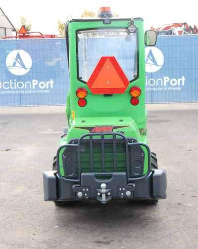 Chargeuse sur pneus Avant E 527 TDL