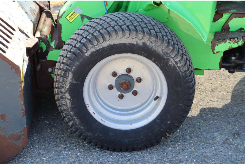 Chargeuse sur pneus Avant M420