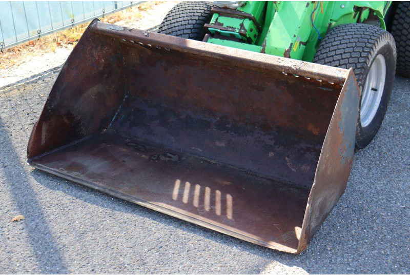 Chargeuse sur pneus Avant M420