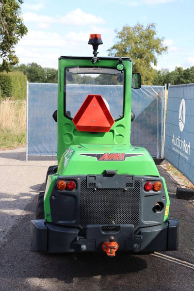 Chargeuse sur pneus Avant M735