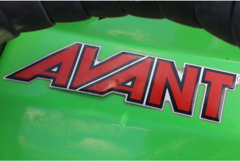 Chargeuse sur pneus Avant M735