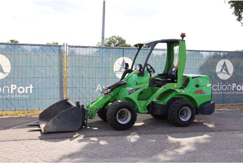 Chargeuse sur pneus Avant M735