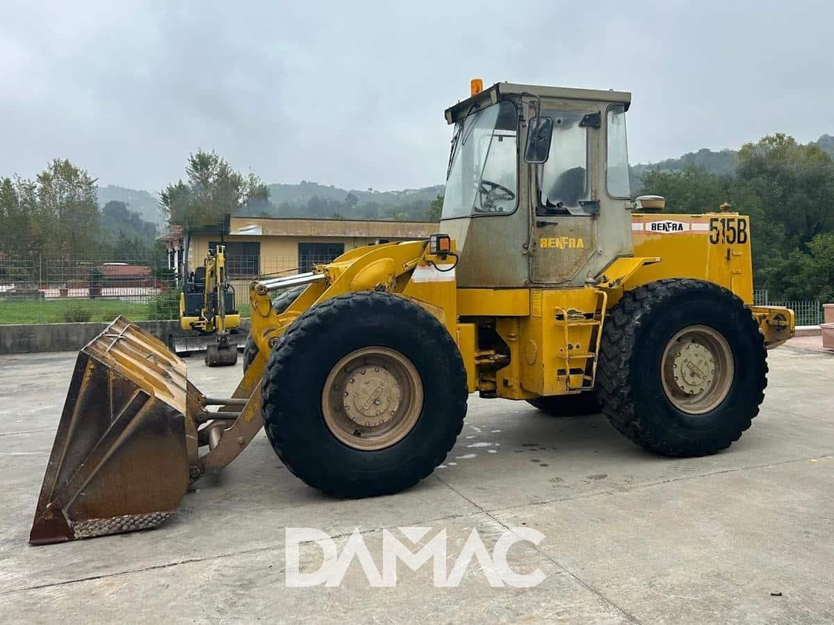 Chargeuse sur pneus BENFRA 515B