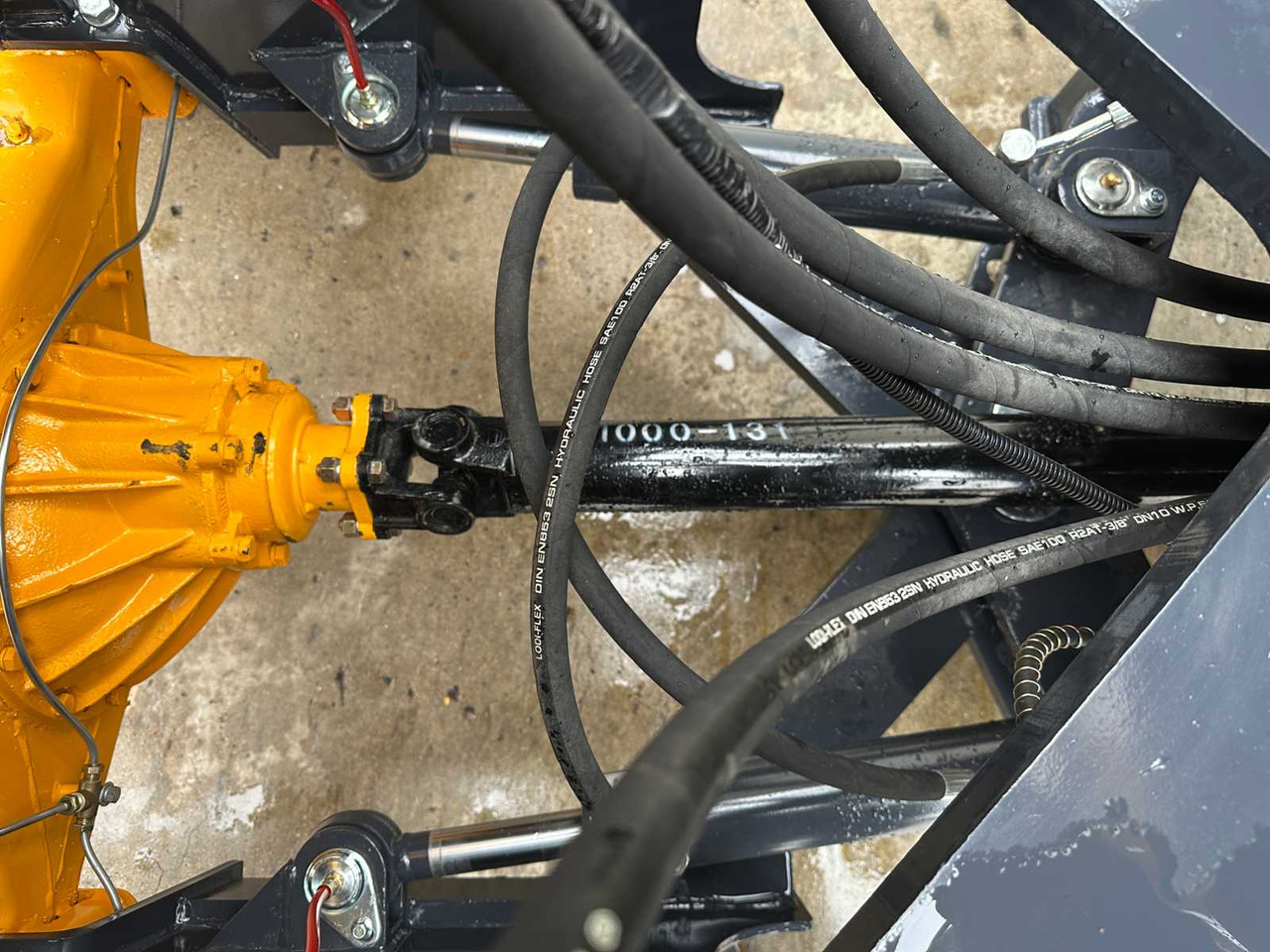 Chargeuse sur pneus BLANCHE - 2025 - TW36 - SHOVEL