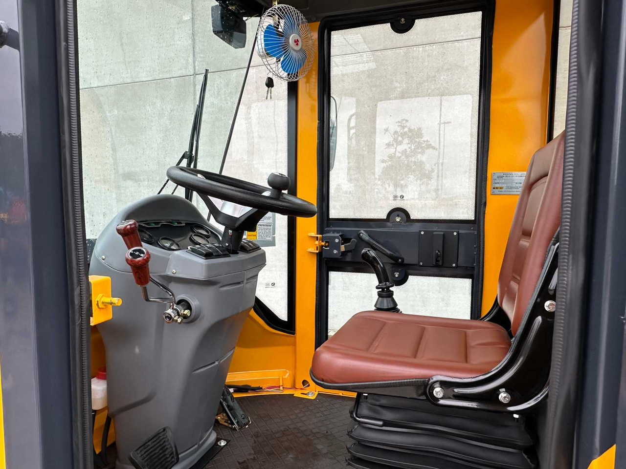 Chargeuse sur pneus BLANCHE - 2025 - TW36 - SHOVEL